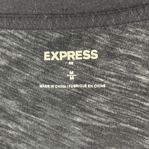 Express Women’s Scoop Neck Off-Black T-Shirt with Lion Print Size Medium - Picture 4 of 8